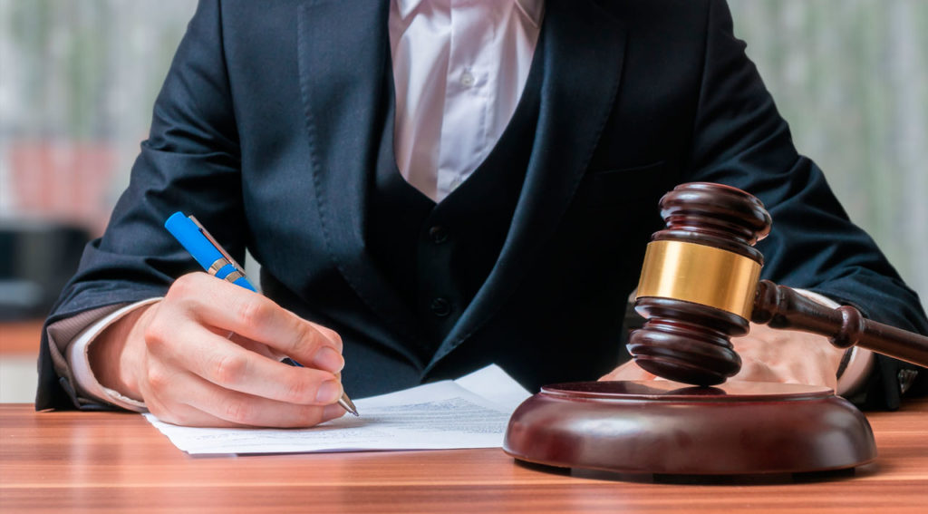Especialistas en defensa legal y asesoramiento en casos penales